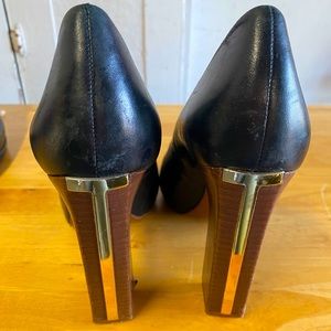 Tory Burch Black Cantrelle peep toe 9.5
